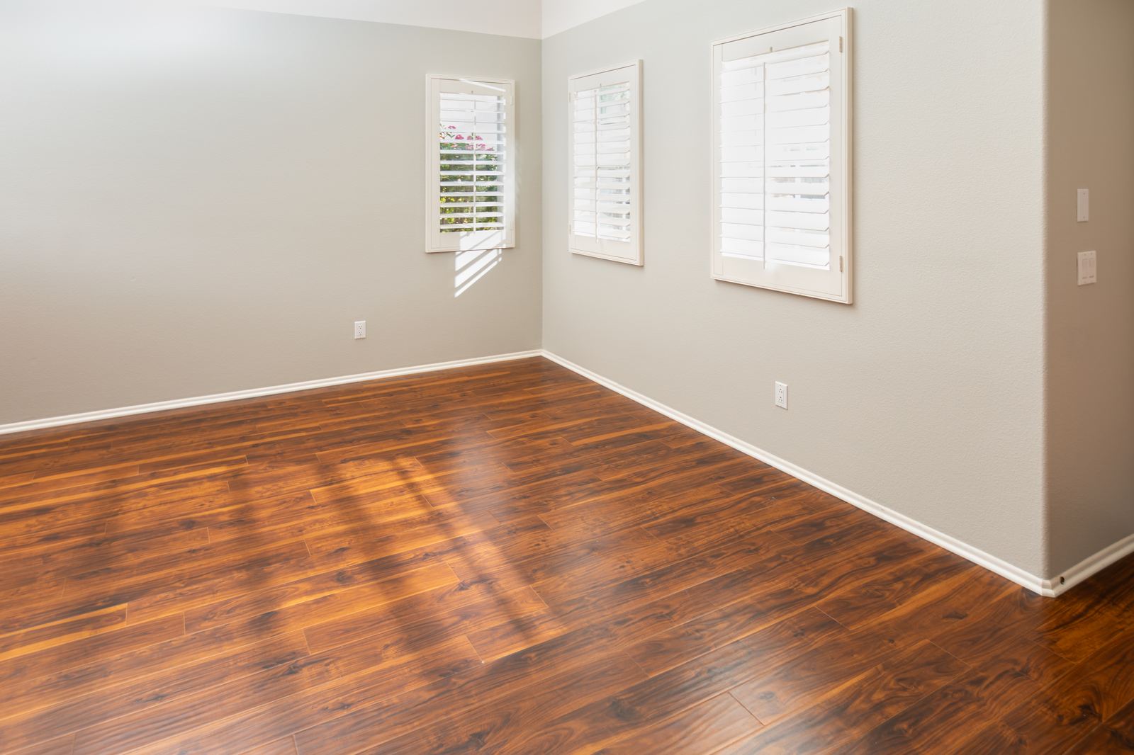 Baseboards & Floor Trim โ licensed local pros via FloorRelay
